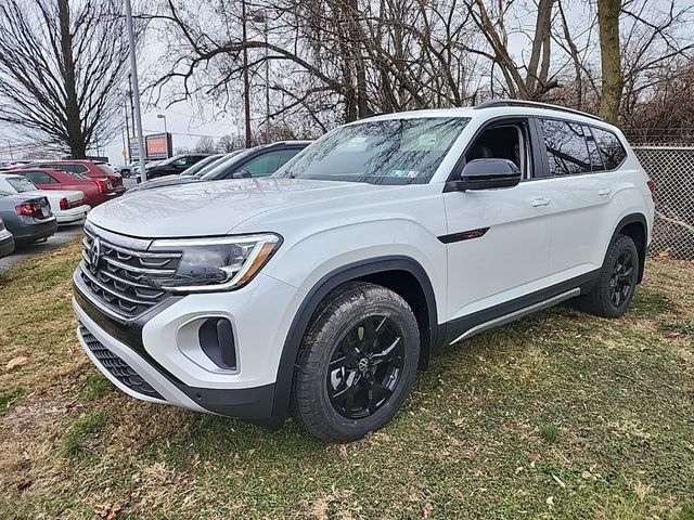 2024 Volkswagen Atlas 2.0T Peak Edition SEL