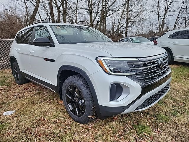 2024 Volkswagen Atlas 2.0T Peak Edition SEL