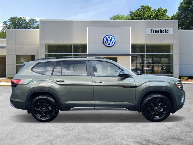 2024 Volkswagen Atlas 2.0T Peak Edition SEL