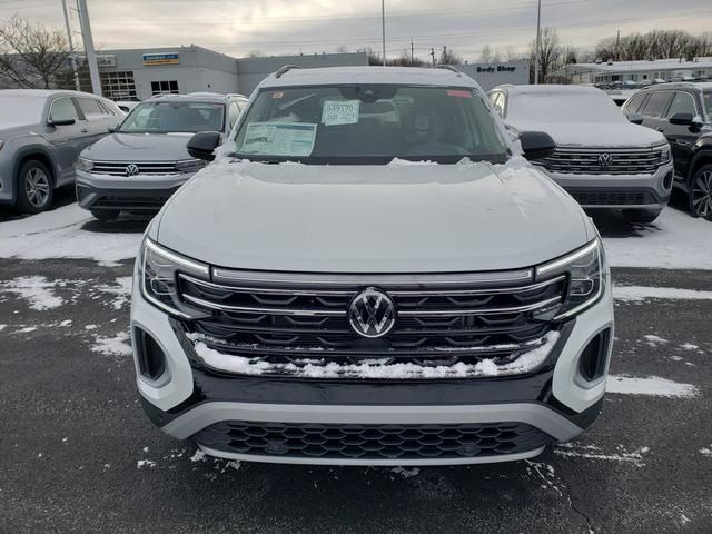 2024 Volkswagen Atlas 2.0T Peak Edition SEL