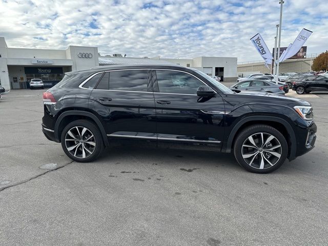 2024 Volkswagen Atlas Cross Sport 2.0T SEL Premium R-Line