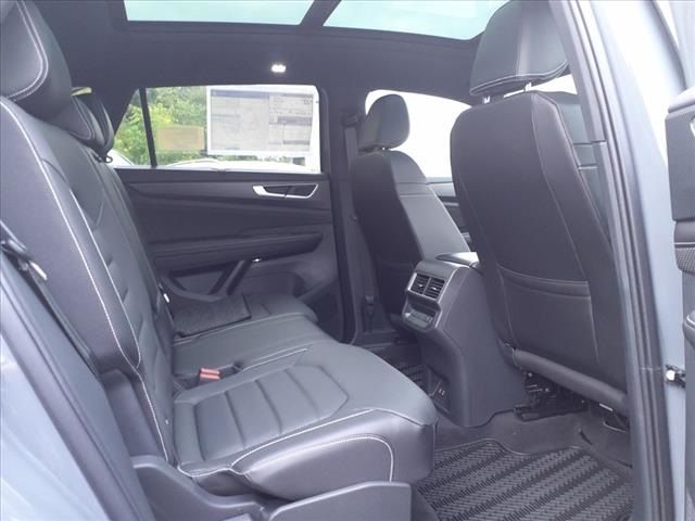 2024 Volkswagen Atlas Cross Sport 2.0T SEL R-Line