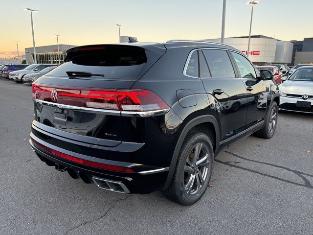 2024 Volkswagen Atlas Cross Sport 2.0T SEL R-Line