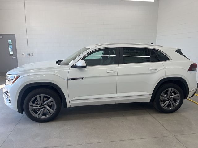 2024 Volkswagen Atlas Cross Sport 2.0T SEL R-Line