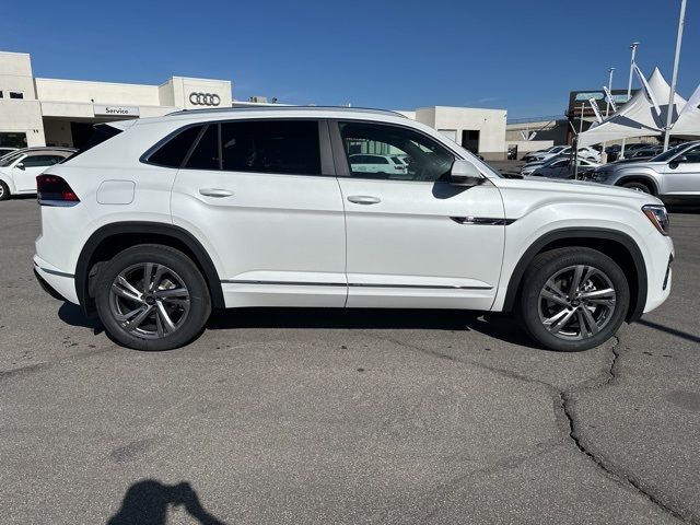 2024 Volkswagen Atlas Cross Sport 2.0T SEL R-Line