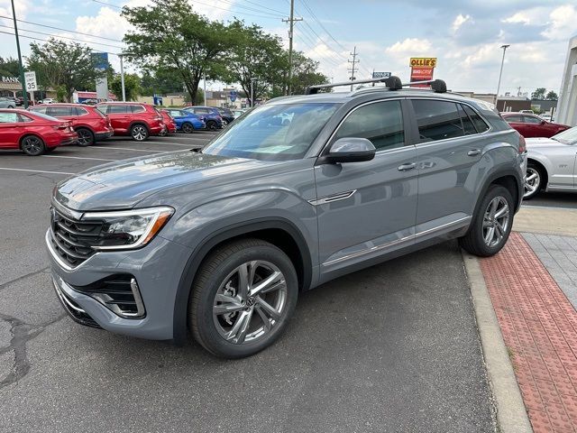 2024 Volkswagen Atlas Cross Sport 2.0T SEL R-Line