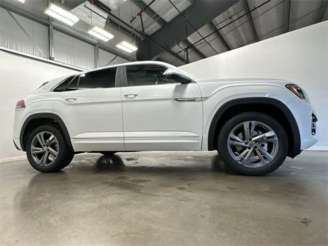 2024 Volkswagen Atlas Cross Sport 2.0T SEL R-Line