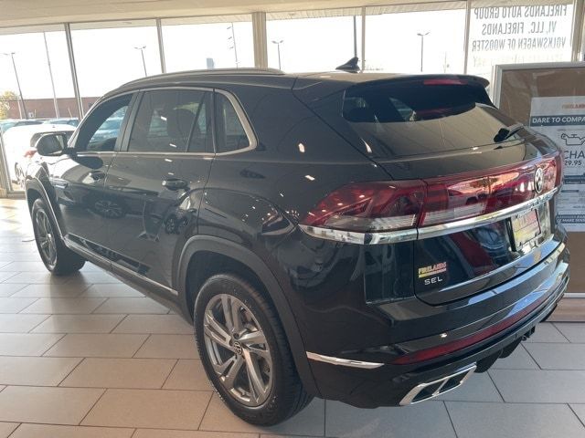 2024 Volkswagen Atlas Cross Sport 2.0T SEL R-Line