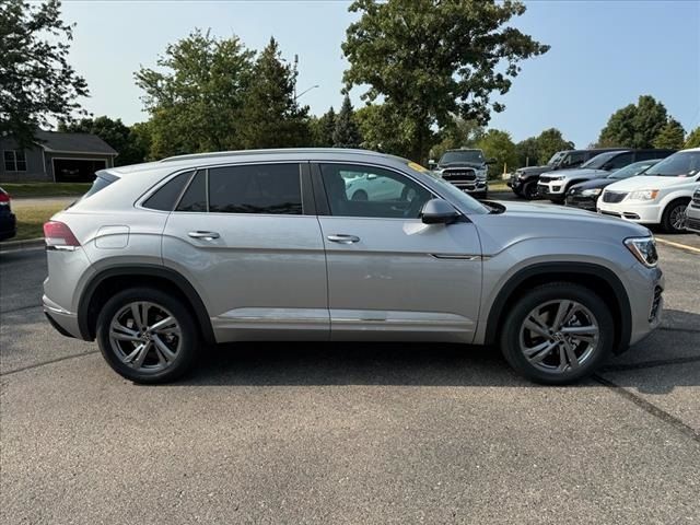 2024 Volkswagen Atlas Cross Sport 2.0T SEL R-Line