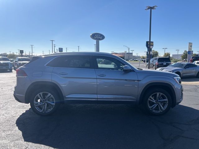 2024 Volkswagen Atlas Cross Sport 2.0T SEL R-Line