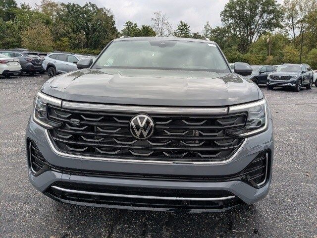 2024 Volkswagen Atlas Cross Sport 2.0T SEL R-Line