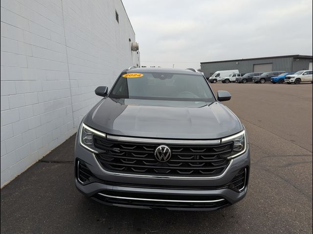 2024 Volkswagen Atlas Cross Sport 2.0T SEL R-Line