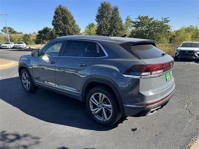 2024 Volkswagen Atlas Cross Sport 2.0T SEL R-Line