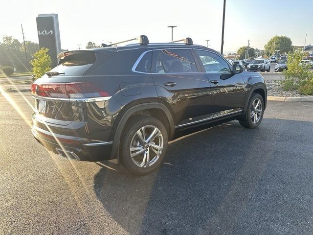 2024 Volkswagen Atlas Cross Sport 2.0T SEL R-Line