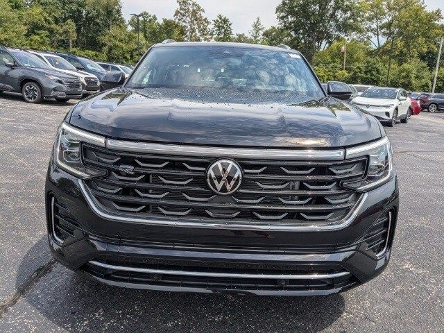 2024 Volkswagen Atlas Cross Sport 2.0T SEL R-Line