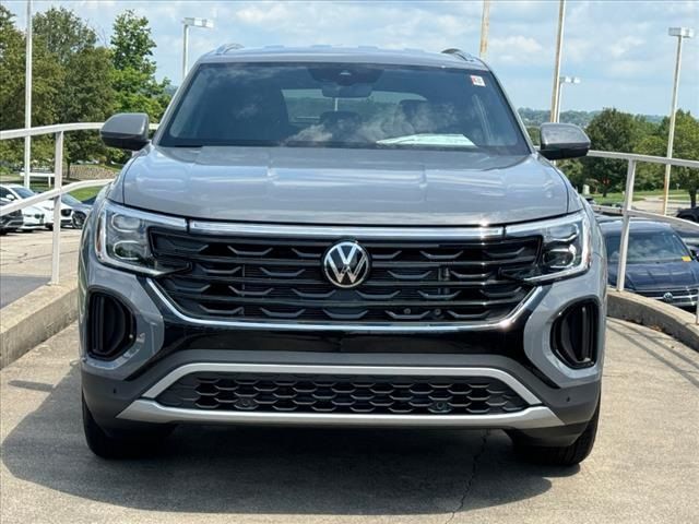 2024 Volkswagen Atlas Cross Sport 2.0T SE Technology