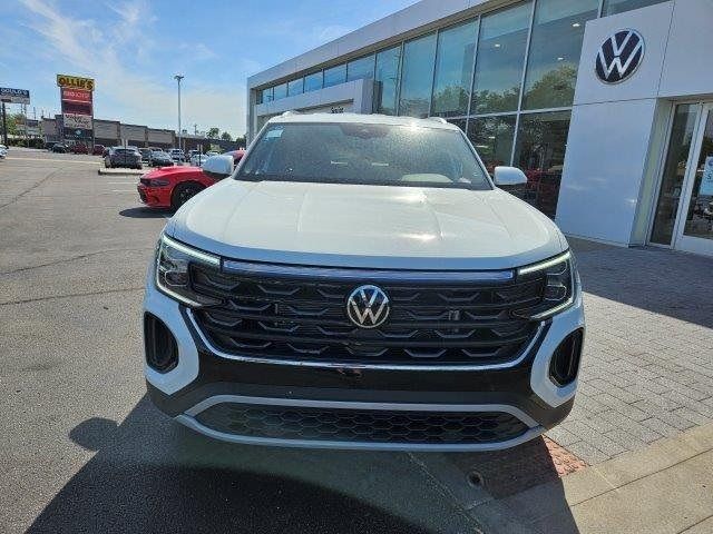 2024 Volkswagen Atlas Cross Sport 2.0T SE Technology