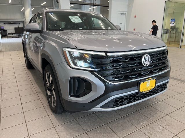 2024 Volkswagen Atlas Cross Sport 2.0T SE Technology