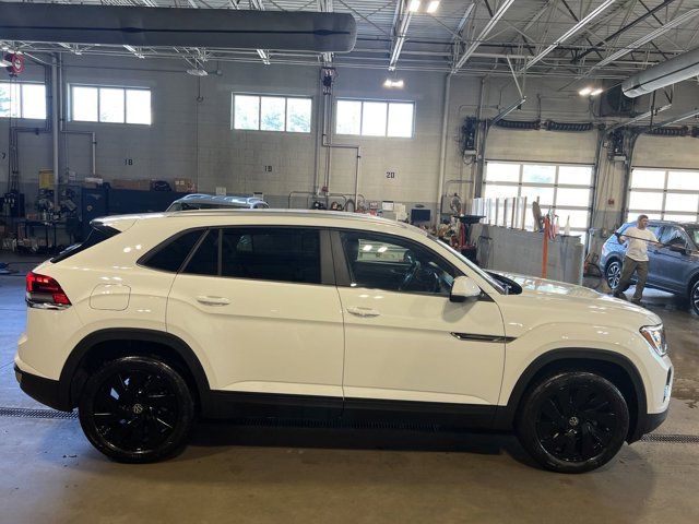 2024 Volkswagen Atlas Cross Sport 2.0T SE Technology