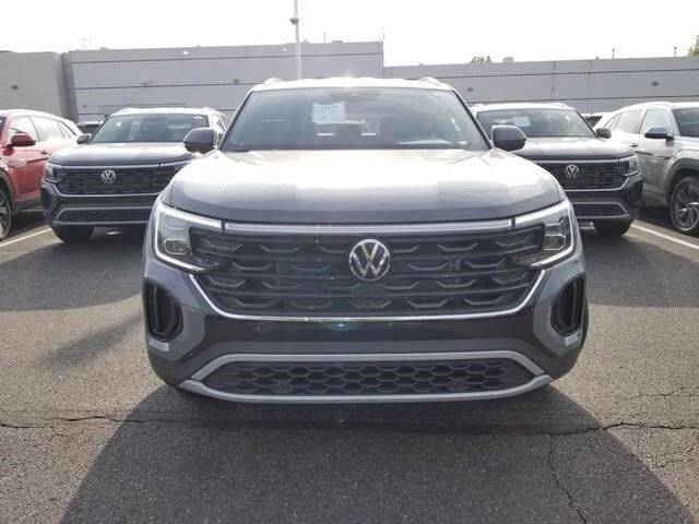 2024 Volkswagen Atlas Cross Sport 2.0T SE Technology