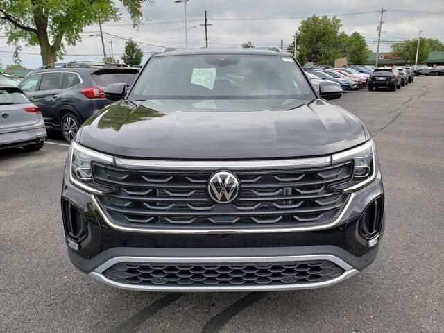 2024 Volkswagen Atlas Cross Sport 2.0T SE Technology