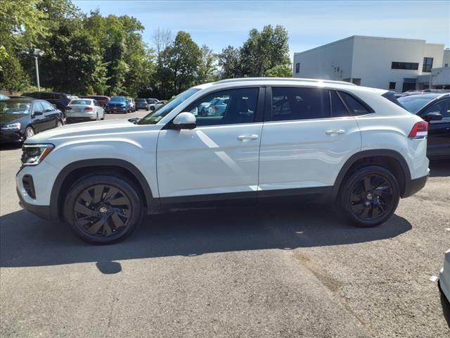 2024 Volkswagen Atlas Cross Sport 2.0T SE Technology