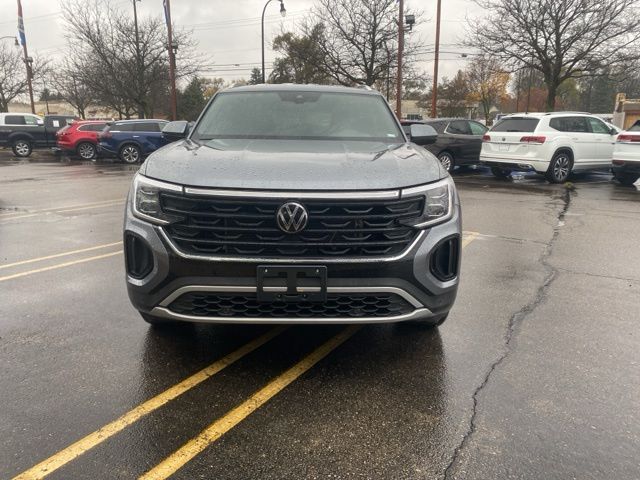 2024 Volkswagen Atlas Cross Sport 2.0T SE Technology