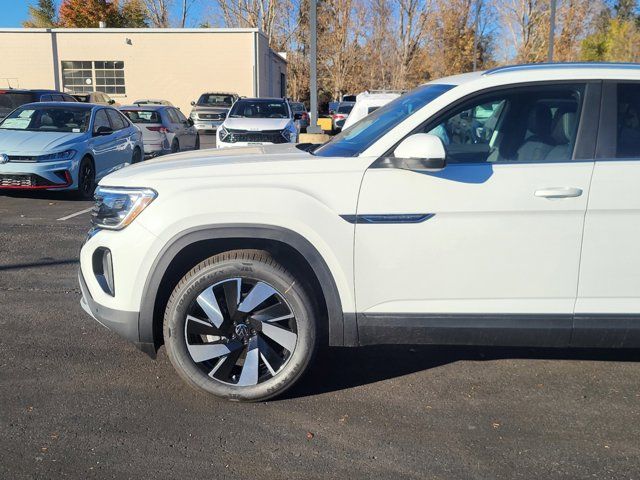 2024 Volkswagen Atlas Cross Sport 2.0T SE Technology