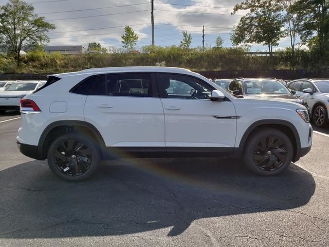 2024 Volkswagen Atlas Cross Sport 2.0T SE Technology