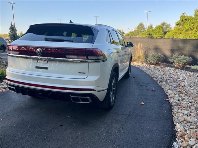 2024 Volkswagen Atlas Cross Sport 2.0T SEL R-Line