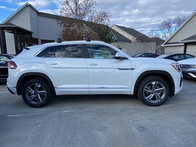 2024 Volkswagen Atlas Cross Sport 2.0T SEL R-Line