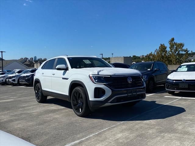 2024 Volkswagen Atlas Cross Sport 2.0T SE Technology