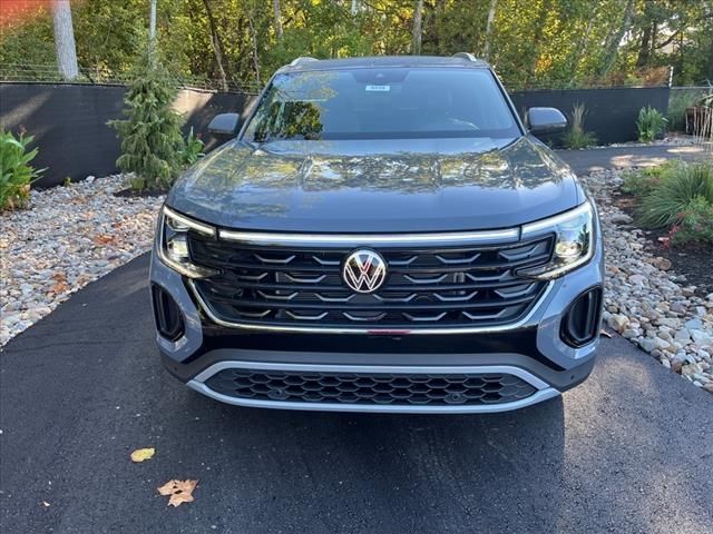 2024 Volkswagen Atlas Cross Sport 2.0T SE Technology