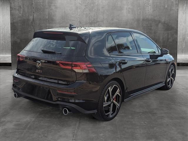 2024 Volkswagen Golf GTI SE