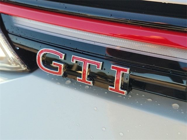 2024 Volkswagen Golf GTI 380 SE