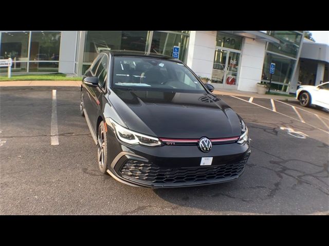 2024 Volkswagen Golf GTI SE