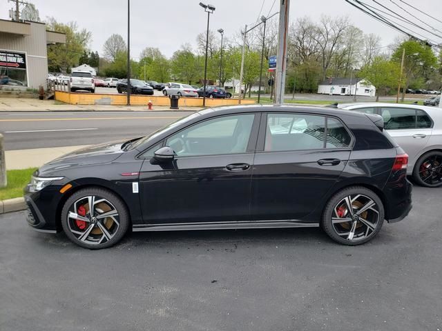 2024 Volkswagen Golf GTI SE