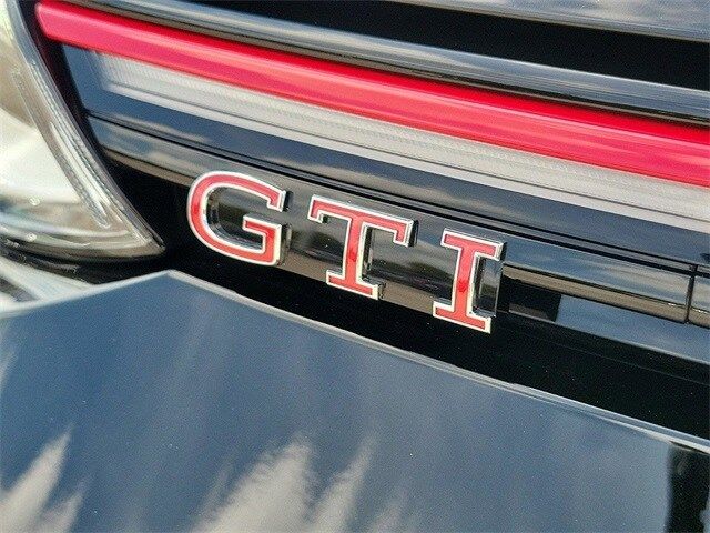 2024 Volkswagen Golf GTI SE