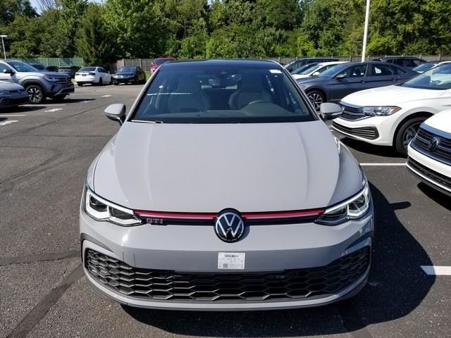 2024 Volkswagen Golf GTI SE