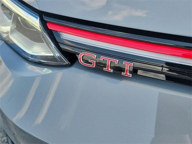 2024 Volkswagen Golf GTI SE