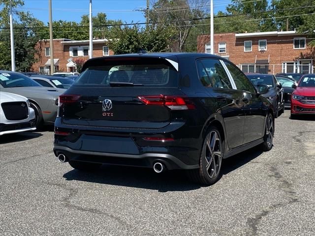 2024 Volkswagen Golf GTI SE