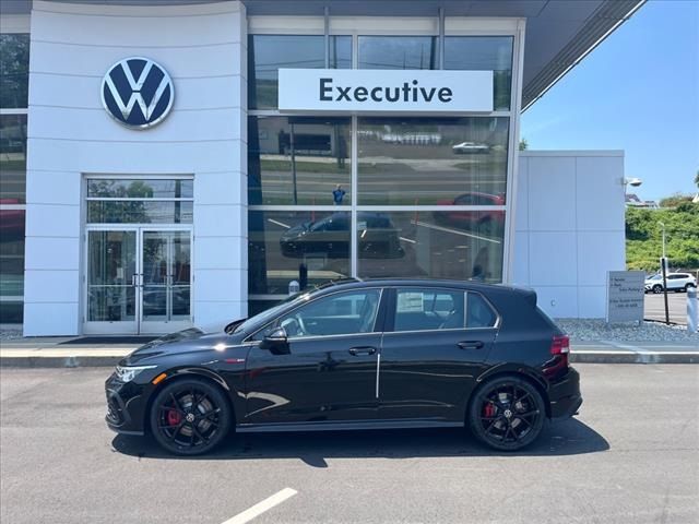 2024 Volkswagen Golf GTI 380 SE