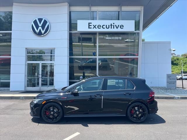 2024 Volkswagen Golf GTI 380 SE