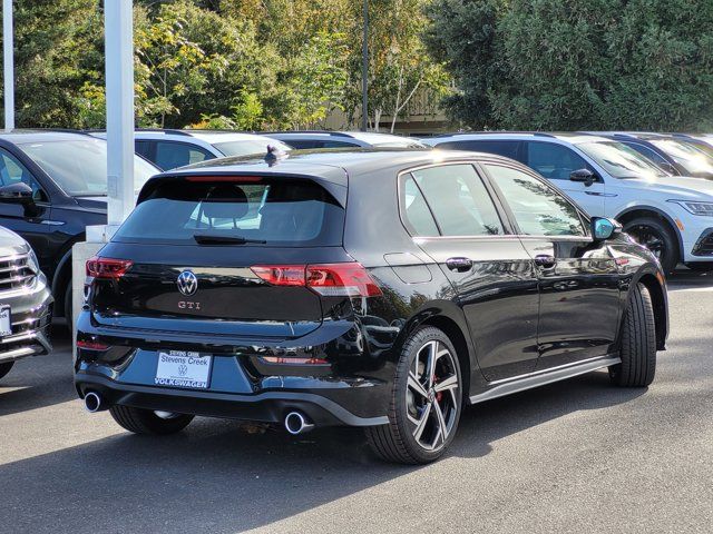 2024 Volkswagen Golf GTI SE