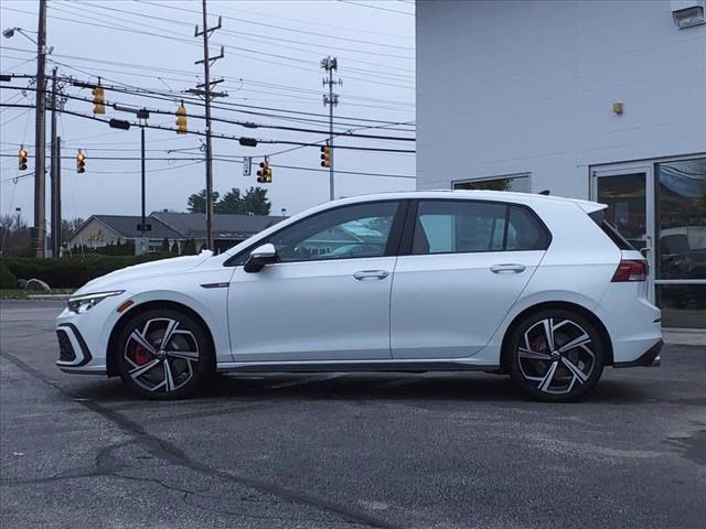 2024 Volkswagen Golf GTI SE