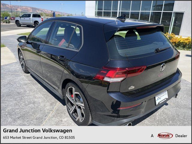 2024 Volkswagen Golf GTI SE