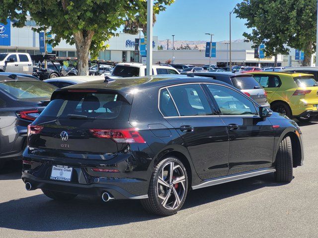 2024 Volkswagen Golf GTI SE