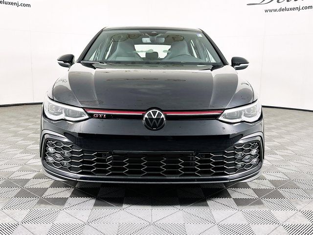 2024 Volkswagen Golf GTI SE