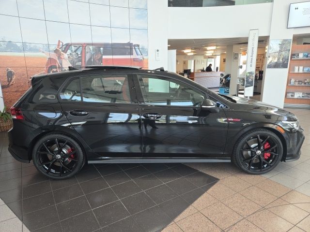 2024 Volkswagen Golf GTI 380 SE