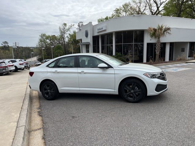 2024 Volkswagen Jetta SE